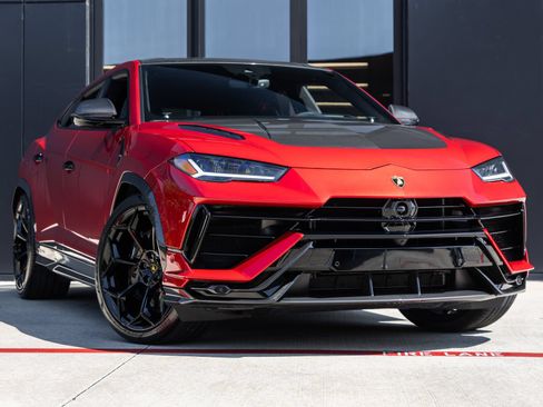 Used 2024 Lamborghini Urus Performante AWD/4WD image 2