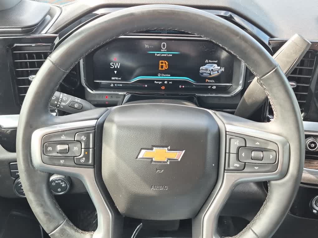 Used 2024 Chevrolet Silverado 1500 LT AWD/4WD image 16