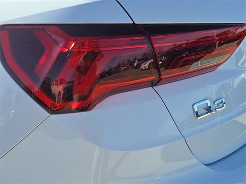 Certified 2025 Audi Q3 2.0T Premium image 35