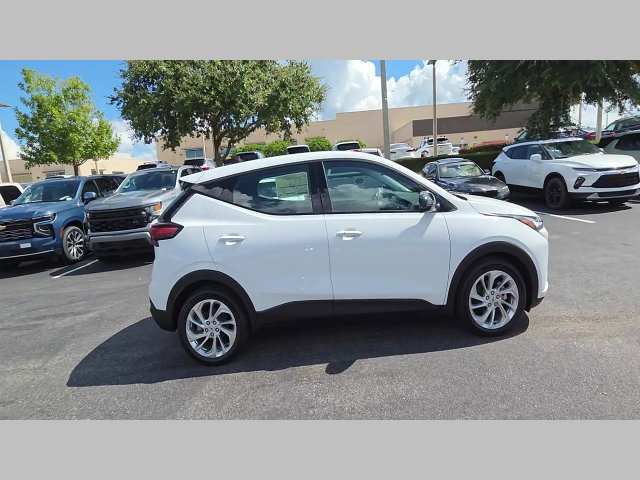 New 2027 Chevrolet Bolt LT w/ Comfort Package FWD image 17