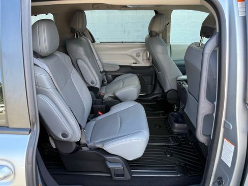 Used 2024 Toyota Sienna Limited AWD/4WD image 24