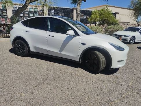 Used 2020 Tesla Model Y Long Range AWD/4WD image 14