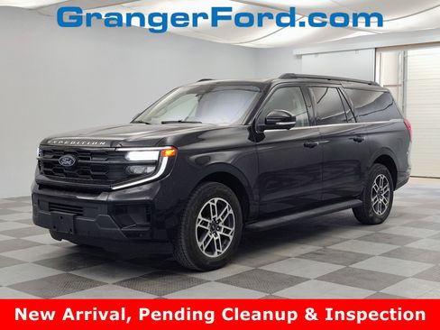 Used 2025 Ford Expedition Max Active AWD/4WD image 1