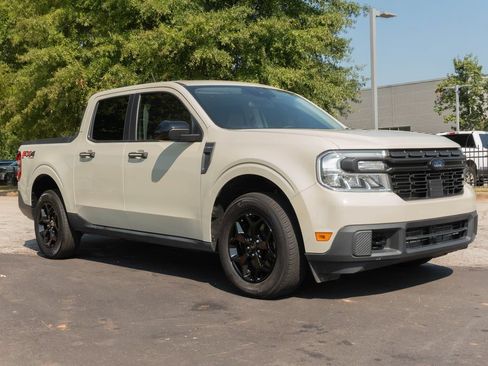 Used 2024 Ford Maverick Lariat w/ FX4 Off-Road Package AWD/4WD image 4