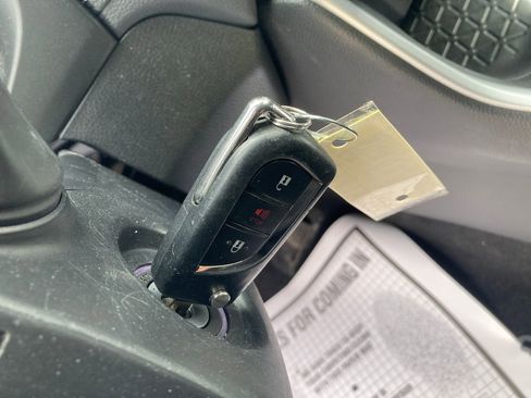 Used 2021 Toyota RAV4 LE image 38