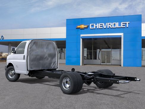 New 2026 Chevrolet Express 3500 w/ Power Convenience Package RWD image 3