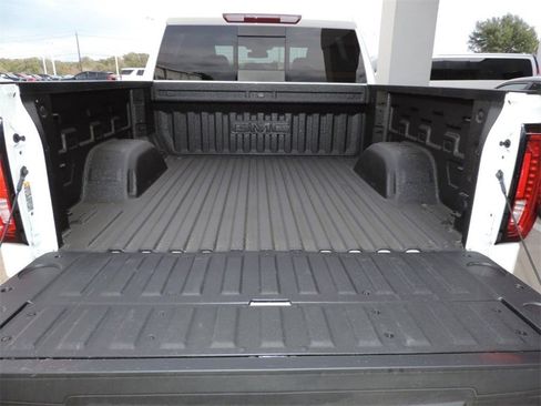 New 2026 GMC Sierra 1500 SLT image 20