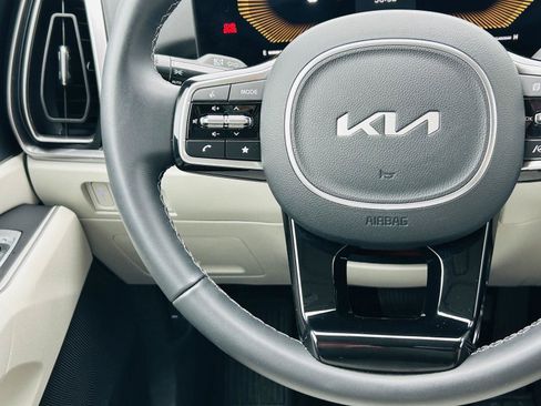 Used 2025 Kia Sorento S w/ Panoramic Sunroof Package FWD image 16