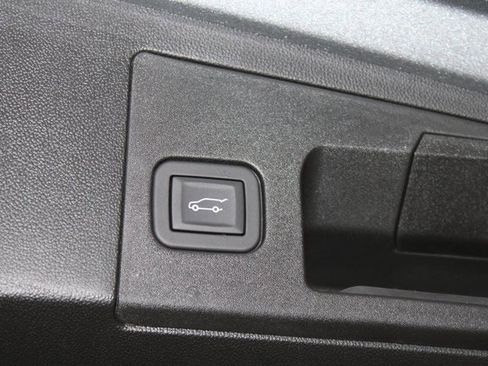 Certified 2025 Cadillac XT5 Premium Luxury w/ Technology Package image 36