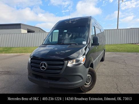 Used 2025 Mercedes-Benz Sprinter 2500 image 1