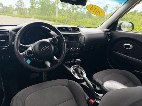 Used 2014 Kia Soul FWD image 23