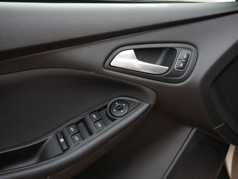 Used 2018 Ford Focus SE image 16