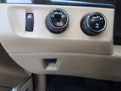 Used 2018 Cadillac Escalade Platinum image 14