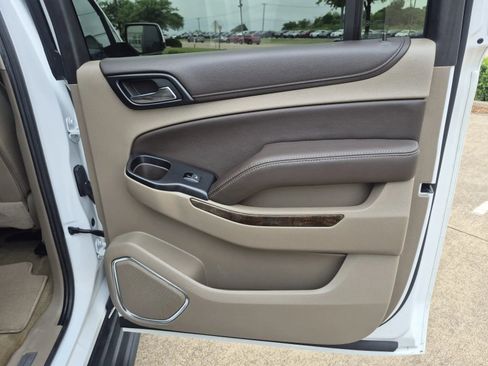 Used 2018 Chevrolet Suburban LT image 18