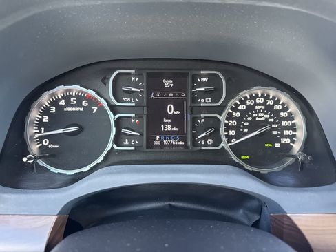 Used 2018 Toyota Tundra Limited w/ Limited Premium Package AWD/4WD image 17
