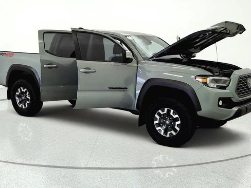 Used 2023 Toyota Tacoma TRD Off-Road AWD/4WD image 7