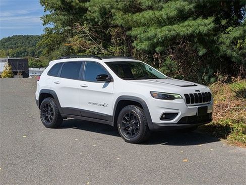 Certified 2022 Jeep Cherokee Latitude w/ Sun & Sound Group image 3