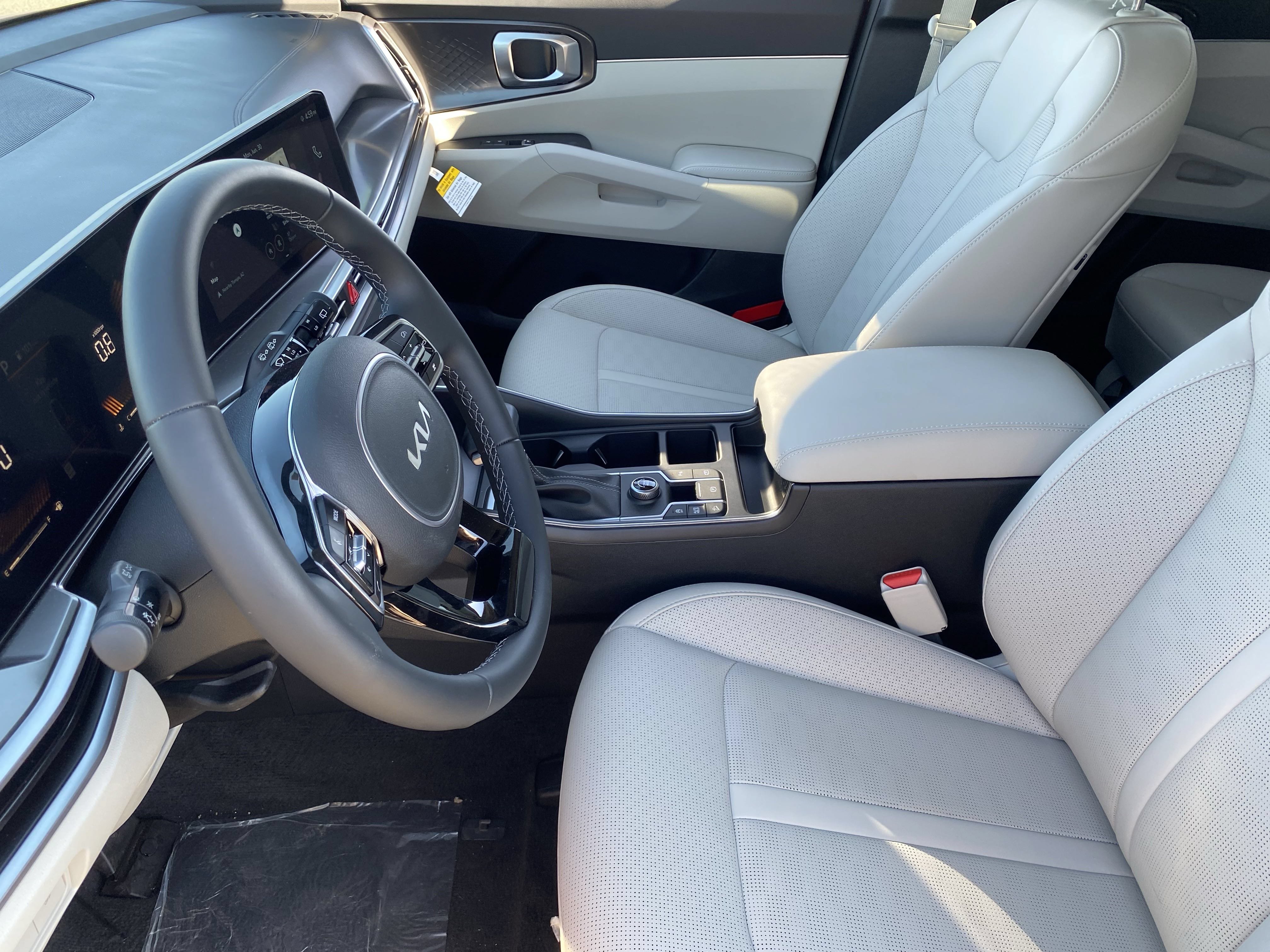 Certified 2025 Kia Sorento S FWD image 18