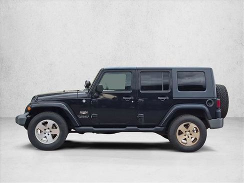 Used 2008 Jeep Wrangler Unlimited Sahara w/ Dual Top Group AWD/4WD image 6
