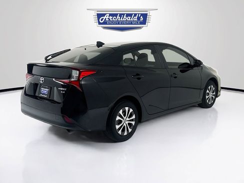 Used 2019 Toyota Prius XLE image 6