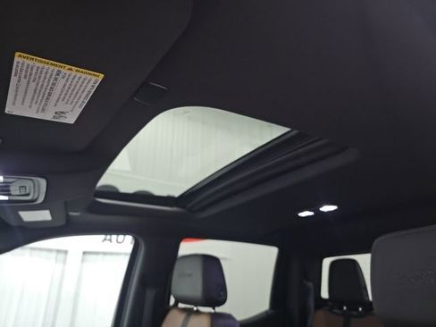 Used 2022 Chevrolet Silverado 1500 High Country w/ Technology Package image 33