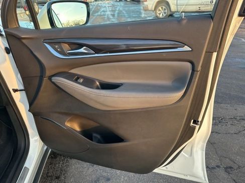 Used 2023 Buick Enclave Essence image 26