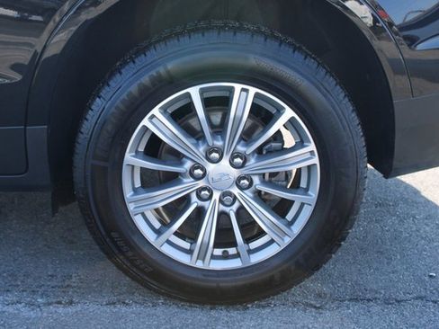 Used 2019 Cadillac XT5 Luxury image 36