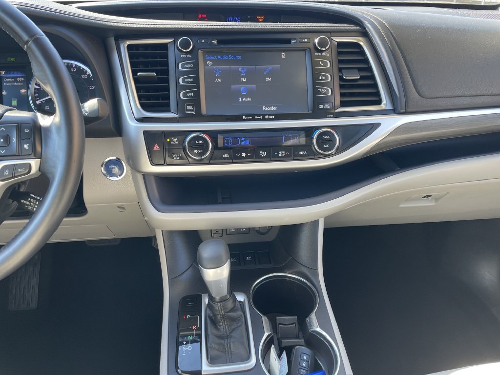 Used 2018 Toyota Highlander Limited AWD/4WD image 18