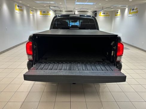 Used 2019 Toyota Tacoma TRD Off-Road AWD/4WD image 21