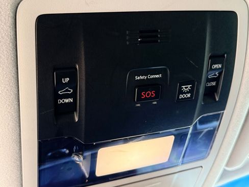 Used 2016 Lexus RX 450h FWD image 26