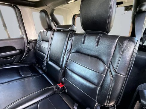 Used 2021 Jeep Wrangler Unlimited Sahara w/ Cold Weather Group AWD/4WD image 13