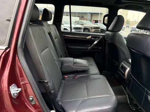 Used 2022 Lexus GX 460 Premium w/ Premium Package AWD/4WD image 18