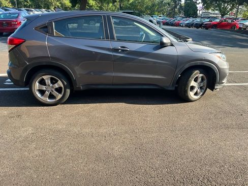 Used 2021 Honda HR-V LX image 7