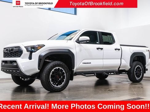 Certified 2026 Toyota Tacoma TRD Off-Road w/ TRD Off Road Premium Package AWD/4WD image 3