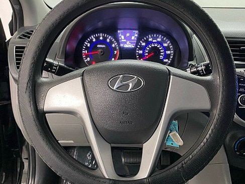 Used 2012 Hyundai Accent GLS image 9