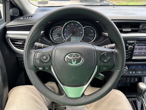 Used 2015 Toyota Corolla LE Premium FWD image 18