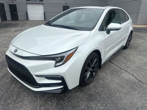 Used 2025 Toyota Corolla SE w/ SE Premium Package FWD image 7