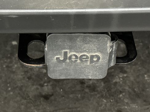 Used 2021 Jeep Wrangler Unlimited Sahara AWD/4WD image 17