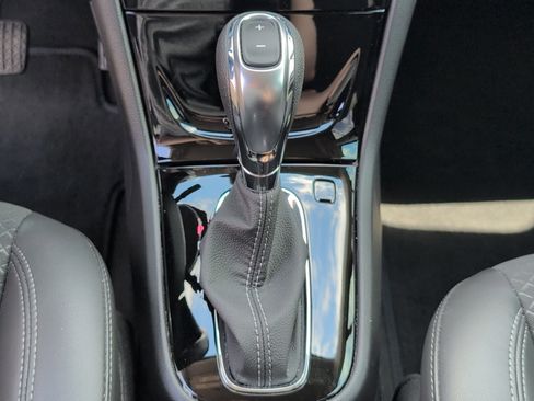 Used 2022 Buick Encore Preferred w/ Safety Package FWD image 21
