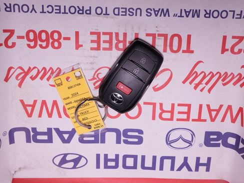 Used 2024 Toyota Tacoma TRD Sport AWD/4WD image 37