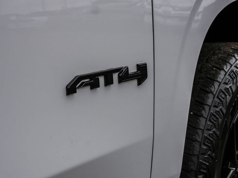 Used 2025 GMC Yukon AT4 w/ AT4 Premium Package AWD/4WD image 10