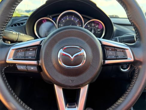 Used 2020 MAZDA MX-5 Miata Club image 11