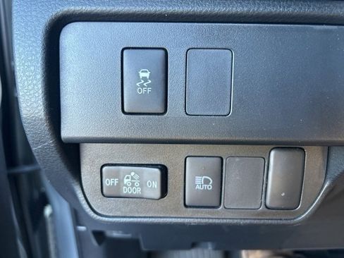 Used 2023 Toyota Tacoma TRD Sport image 14