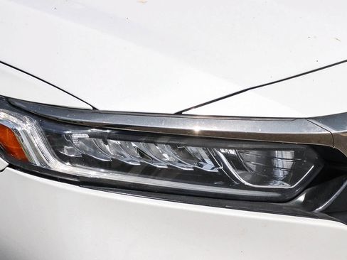 Used 2018 Honda Accord Sport image 17