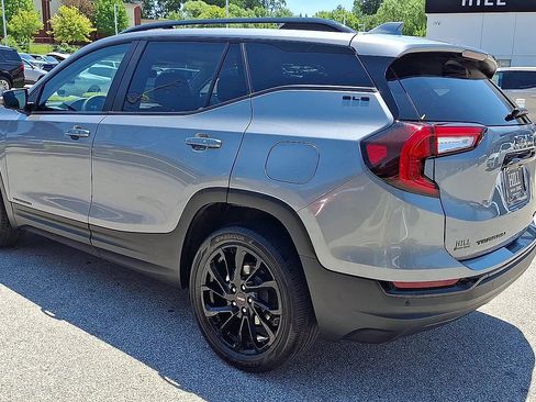 Certified 2023 GMC Terrain SLE w/ Driver Convenience Package AWD/4WD image 7