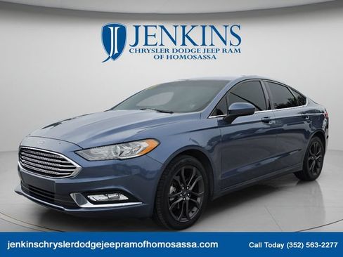Used 2018 Ford Fusion SE w/ Equipment Group 201A FWD image 9