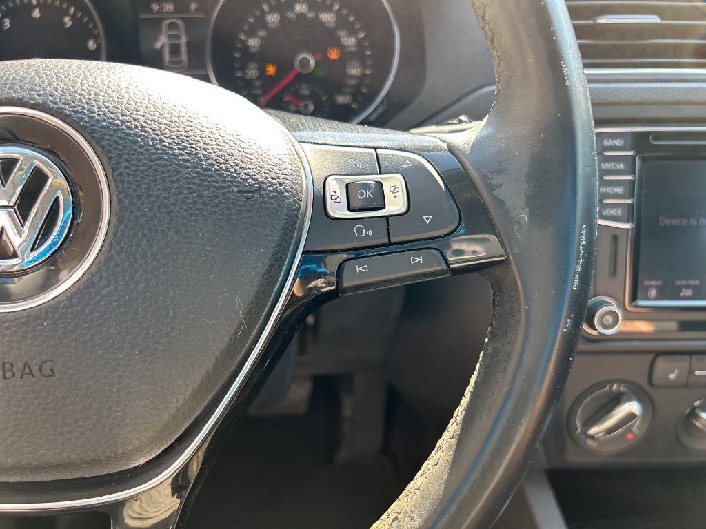 Used 2017 Volkswagen Jetta SE FWD image 23