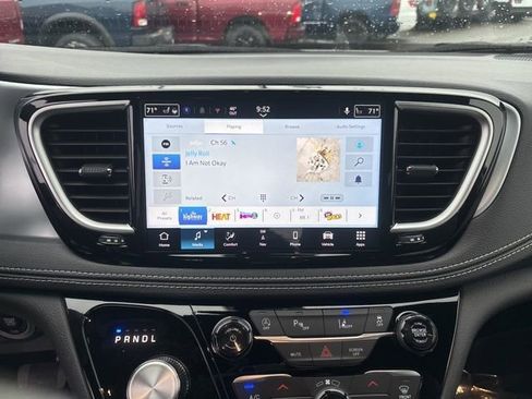 New 2026 Chrysler Pacifica Limited image 31