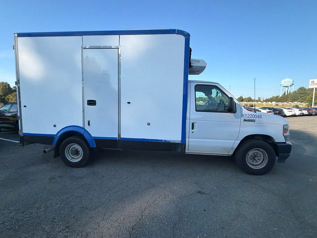 Used 2023 Ford E-350 and Econoline 350 Super Duty w/ Power Windows & Locks Group RWD image 3