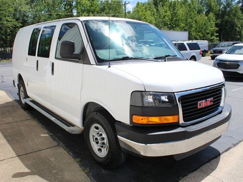 Used 2014 GMC Savana 2500 RWD image 2